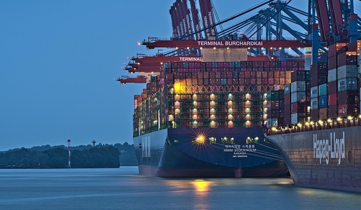 Warehouse consolidation options for small exporters